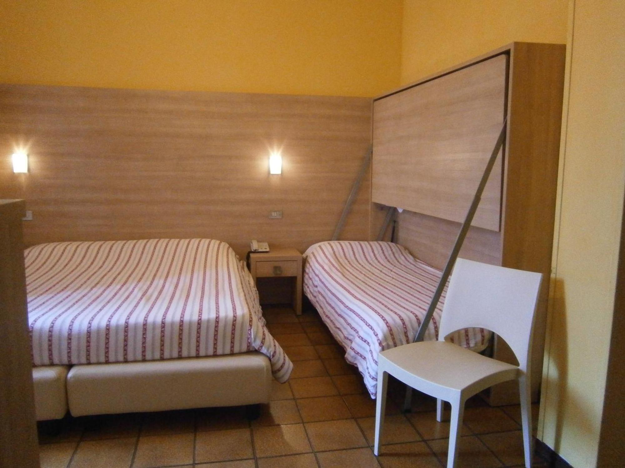 Hotel Chiara Sirmione Værelse billede