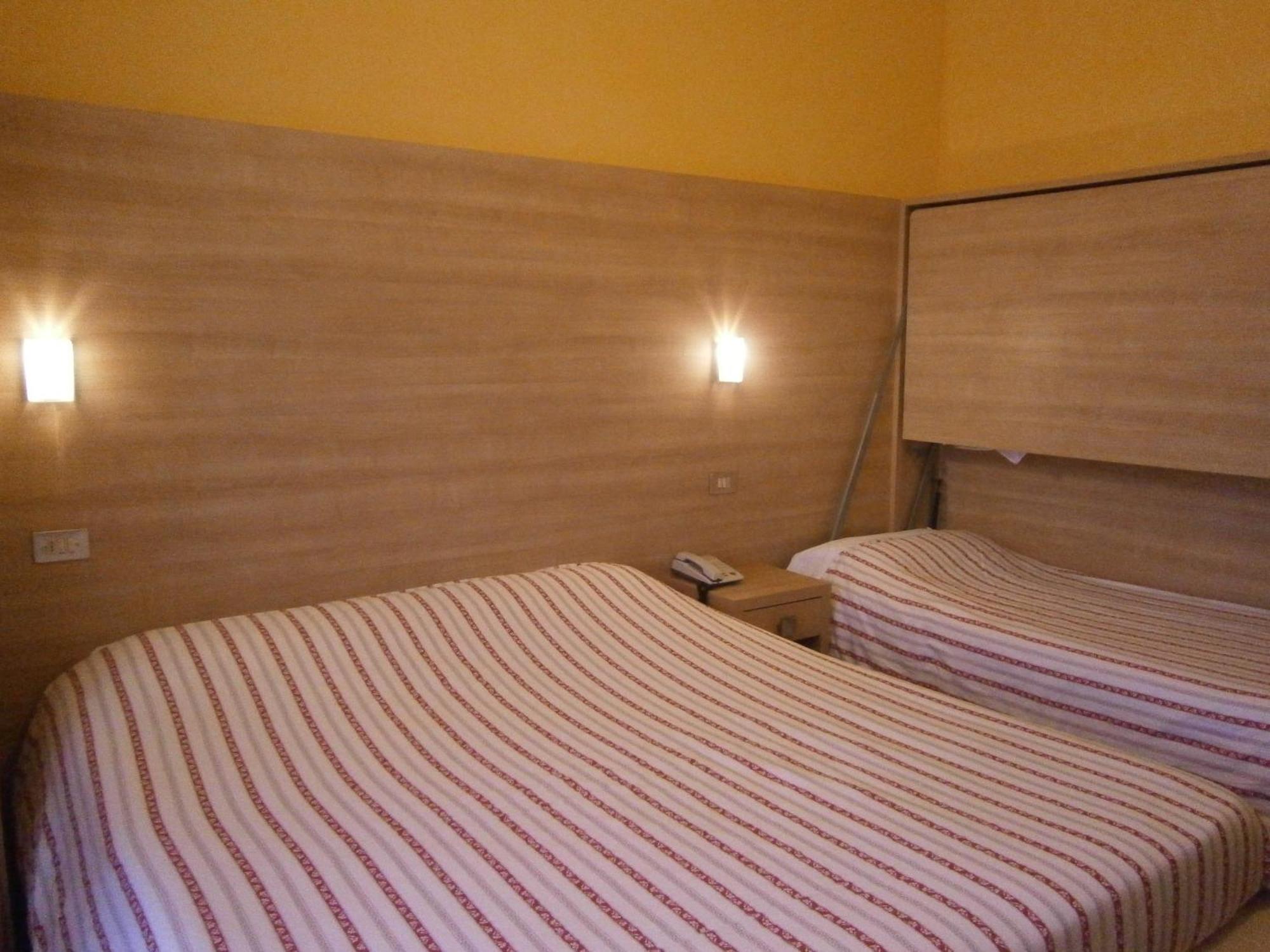 Hotel Chiara Sirmione Værelse billede